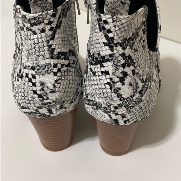Laicigo Boots snakeskin pattern black gray & white size 7 - Picture 7 of 9
